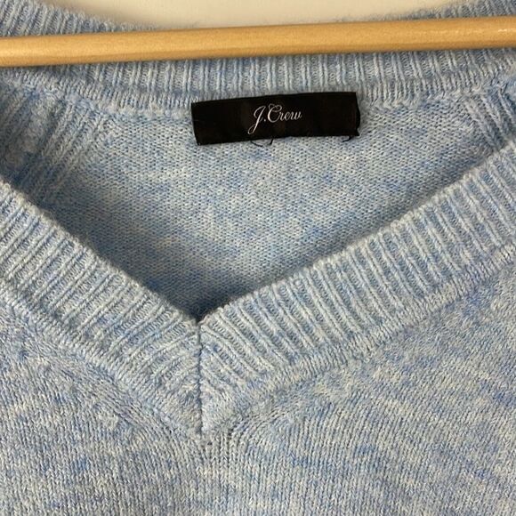J. Crew V-neck oversized sweater in alpaca wool. Small. - Picture 4 of 9